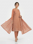 READY TO WEAR